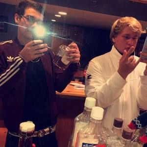 Meet your Posher, Adam